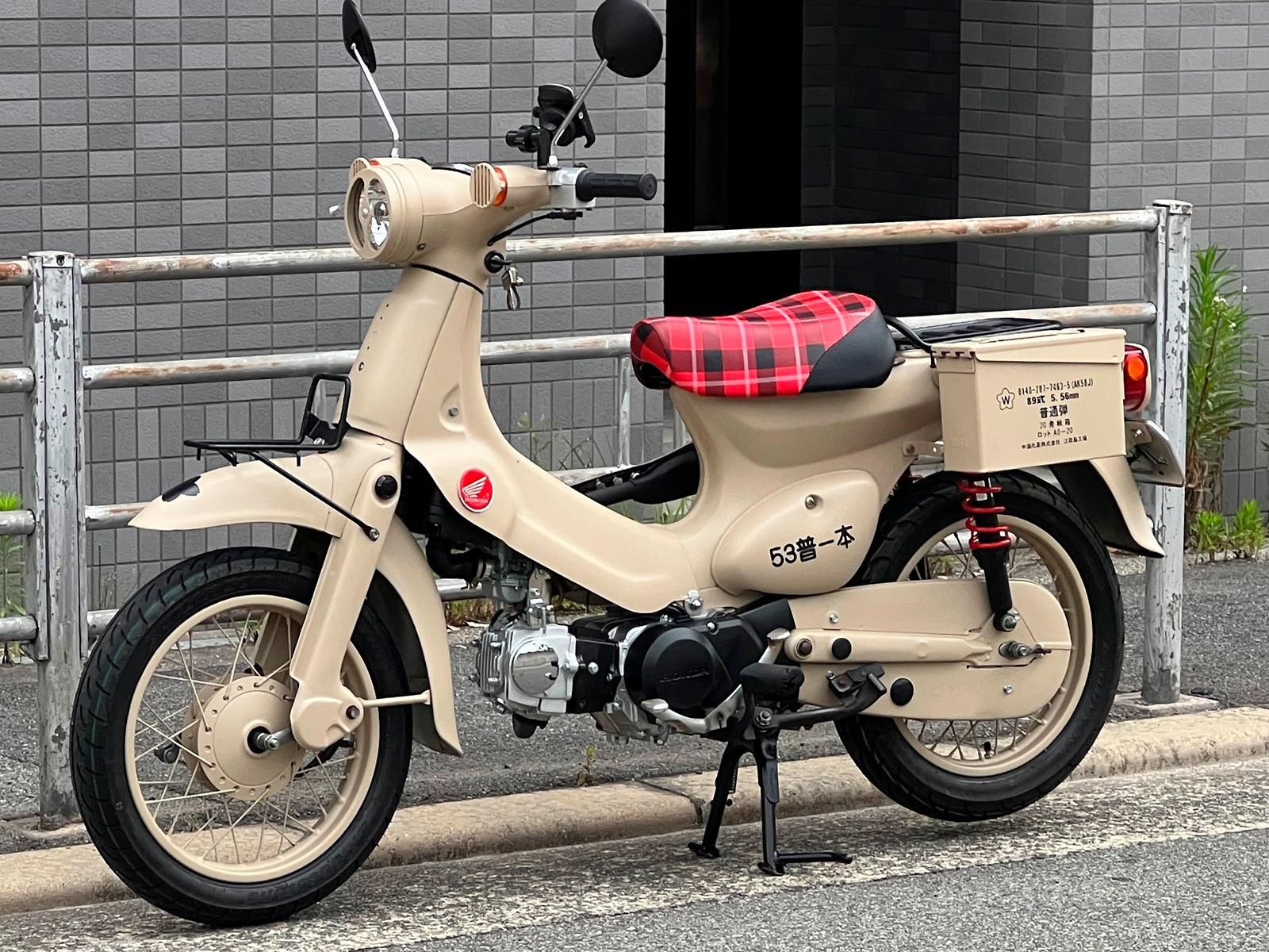 ホンダ リトルカブをミルクティーベージュで刷毛塗り全塗装！ 刷毛（ハケ）・ローラーで車をDIYで全塗装しよう！