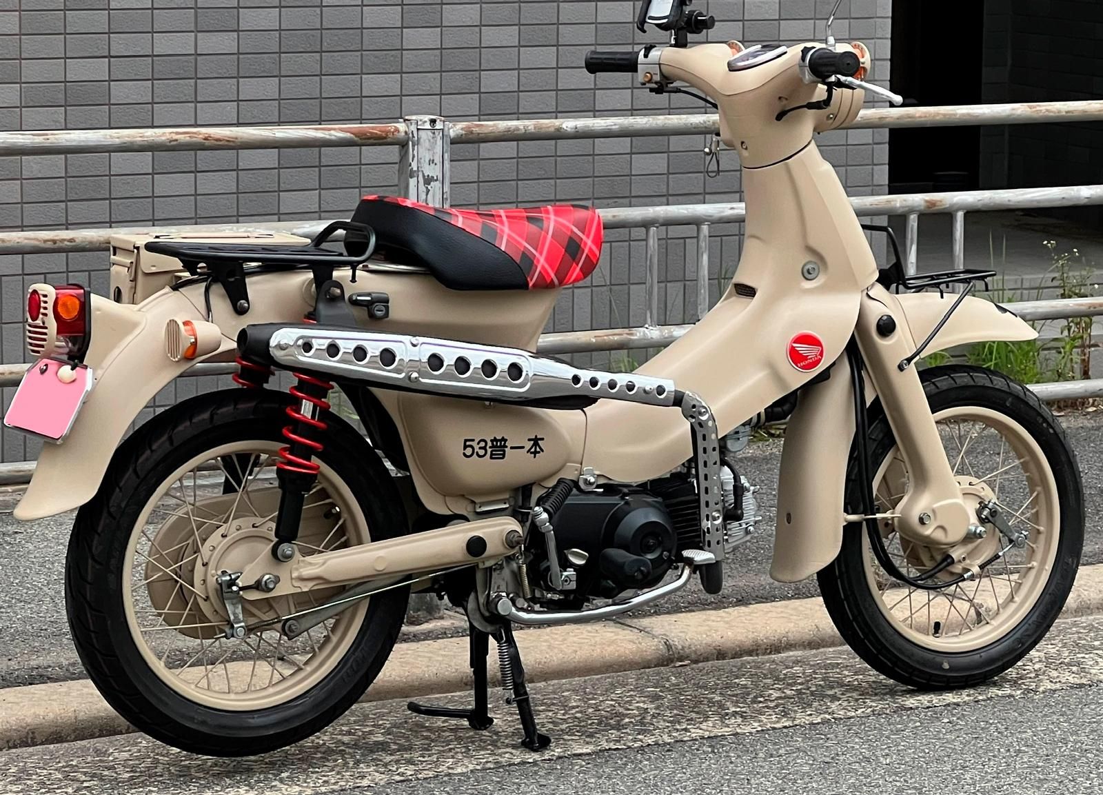 ホンダ リトルカブをミルクティーベージュで刷毛塗り全塗装！ 刷毛（ハケ）・ローラーで車をDIYで全塗装しよう！