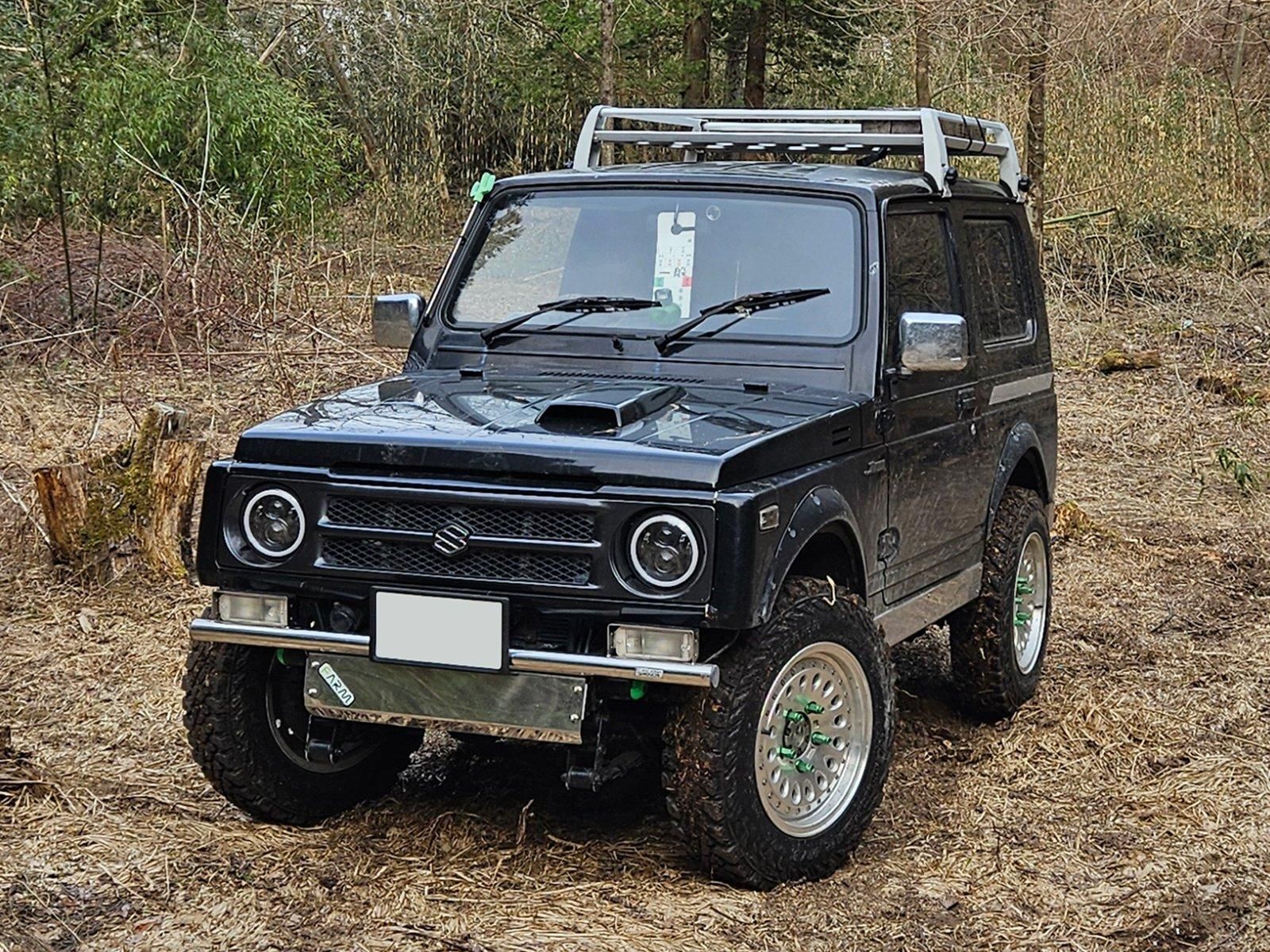 ブラックのジムニーJA11を自分で塗り替えた事例(ボルドーレッド