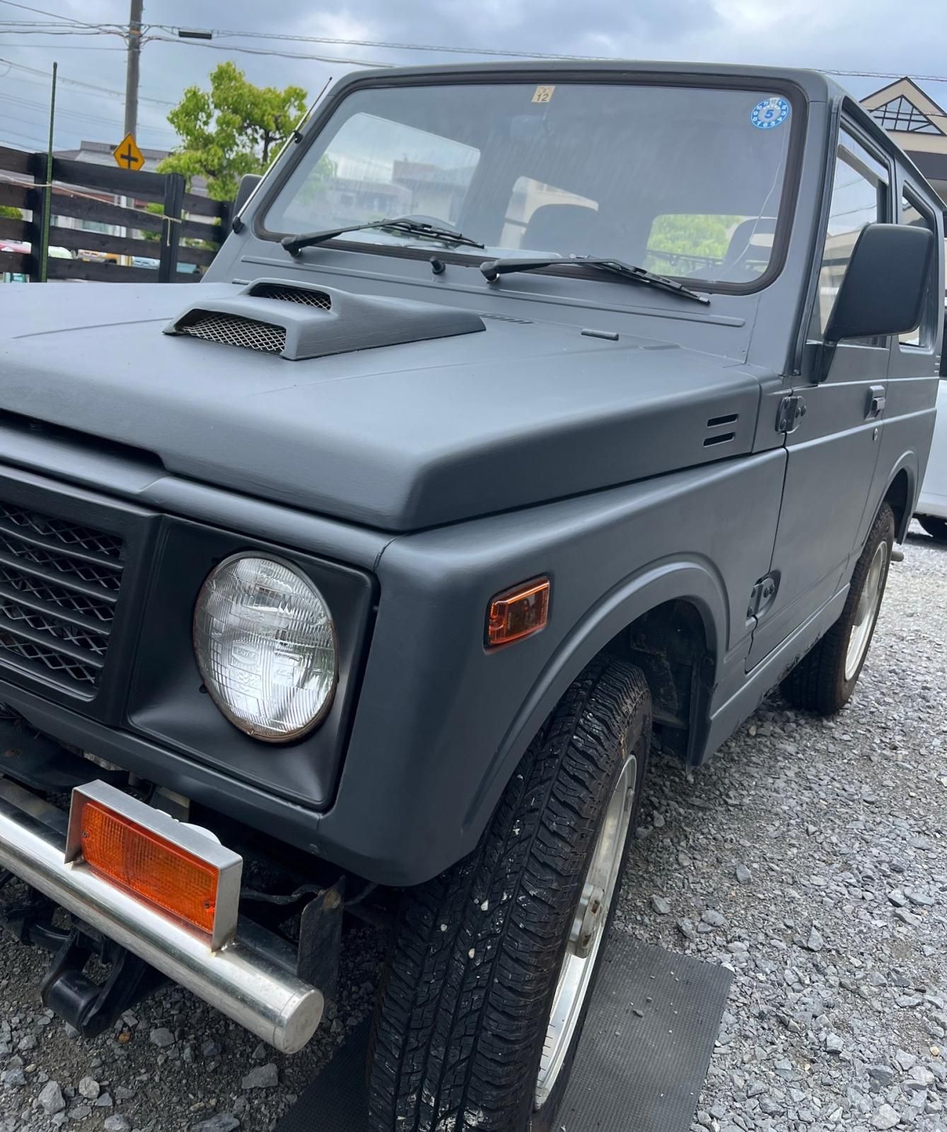 全塗装し剥げてきたジムニーを再塗装した事例(ダークフレンチ