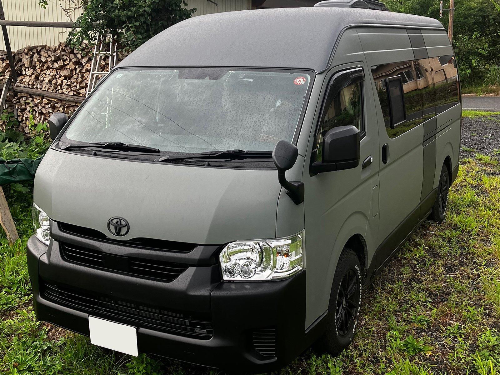 トヨタ ハイエースキャンピングをフレンチグレーでオールペン！ - 刷毛