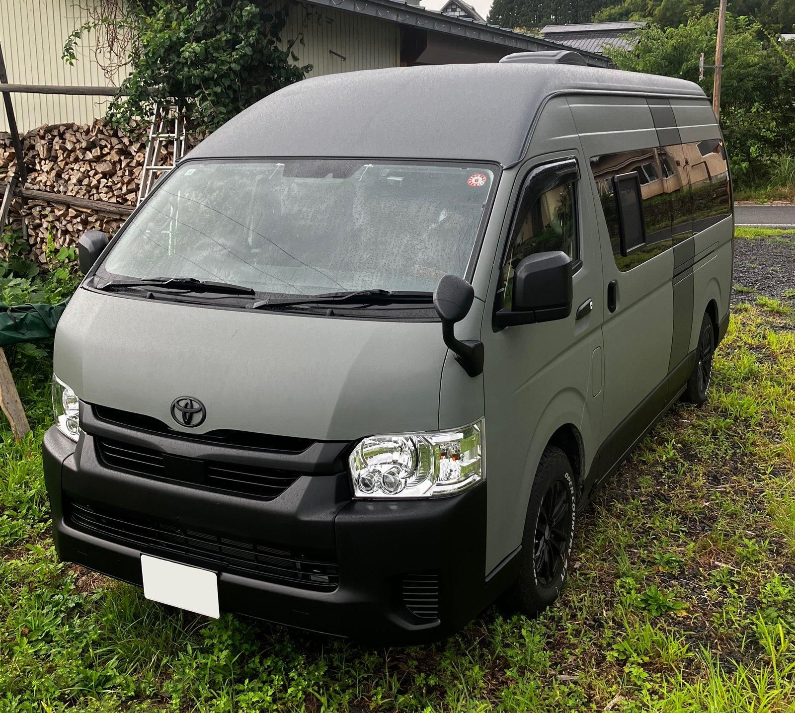 トヨタ ハイエースキャンピングをフレンチグレーでオールペン！ - 刷毛