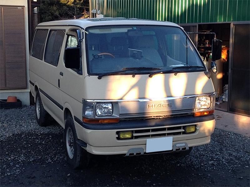 トヨタ ハイエースバンロングをミルクティーベージュで全塗装 刷毛 ハケ ローラーで車をdiyで全塗装しよう トヨタ ハイエースバンロングをミルクティーベージュで全塗装 刷毛 ハケ ローラーで車をdiyで全塗装しよう