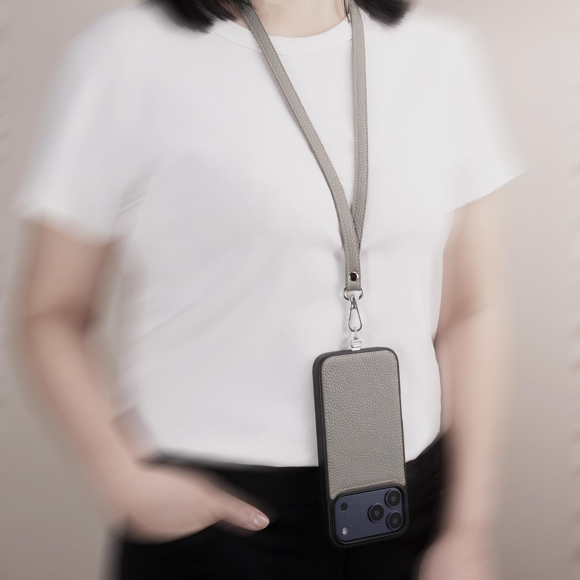 贅沢な仕様で仕立てた、大人のためのネックストラップの画像