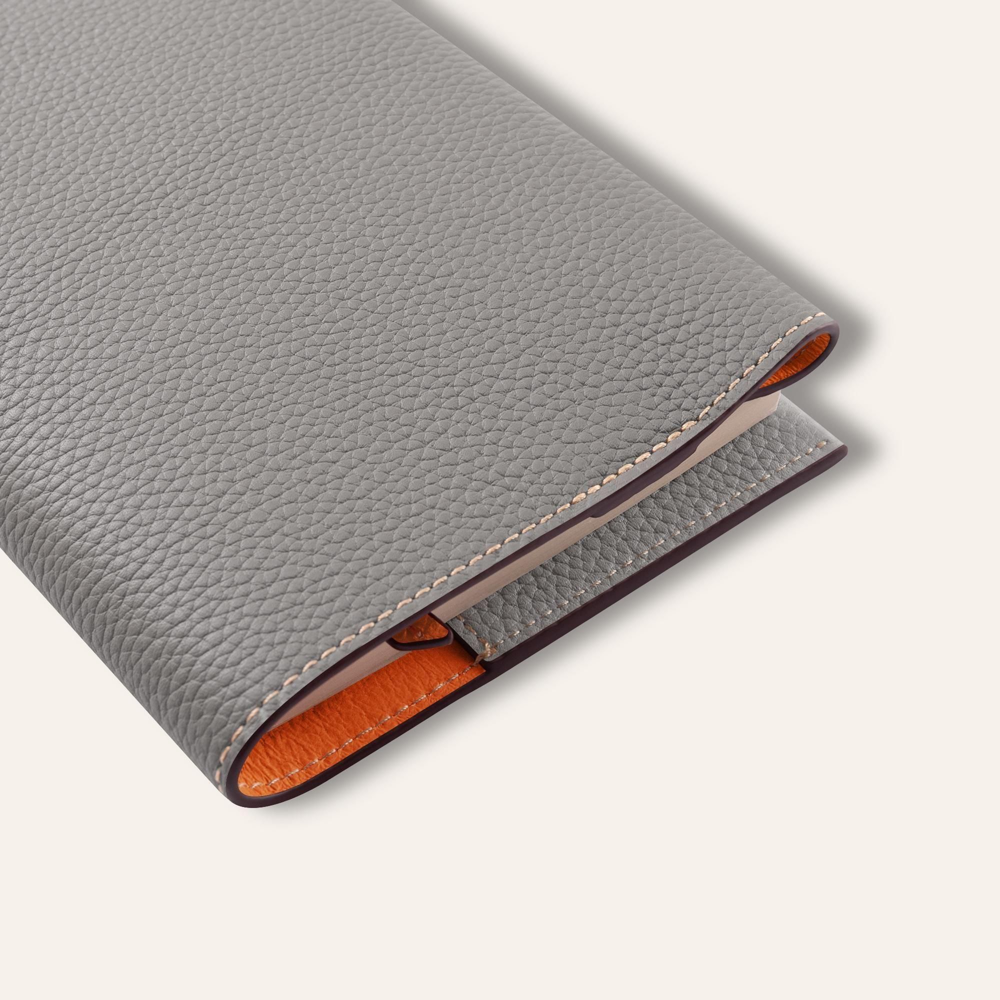 高級本革ブックカバー（しおり付き）選べる4サイズ対応（文庫