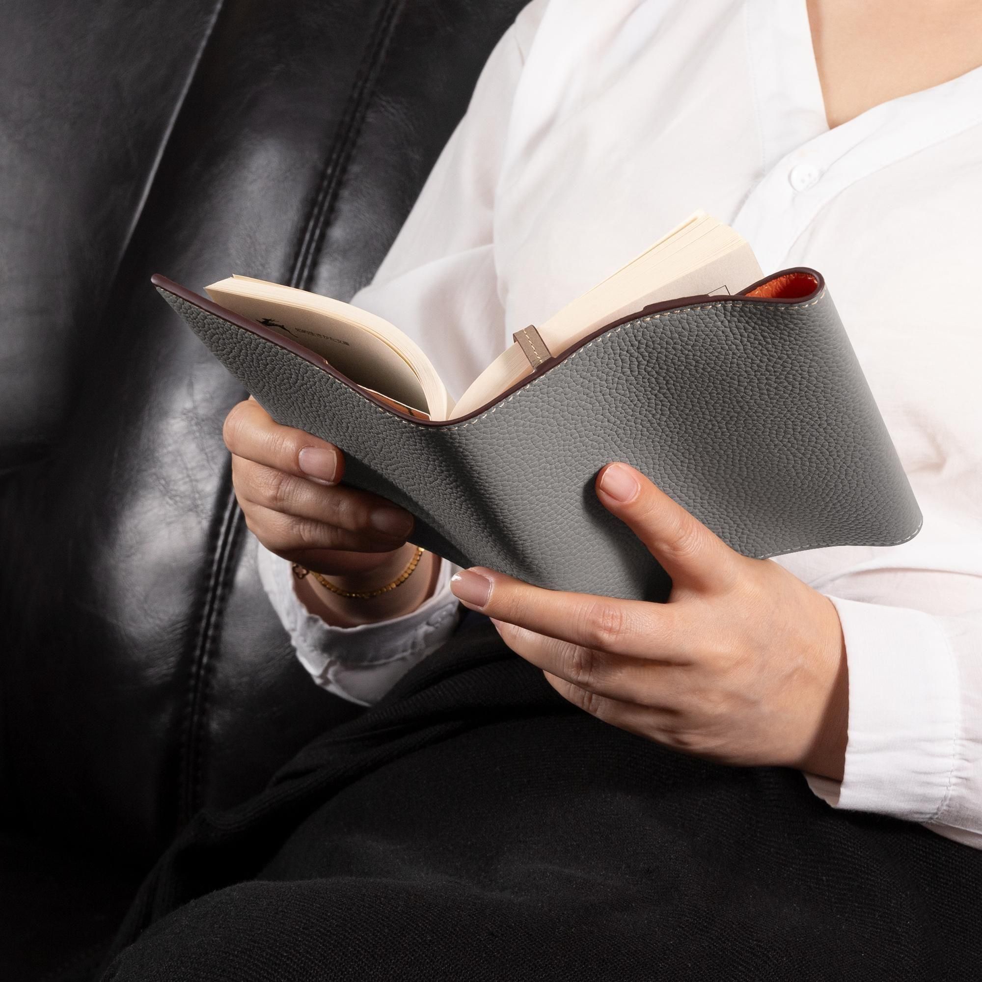 高級本革ブックカバー（しおり付き）選べる4サイズ対応（文庫