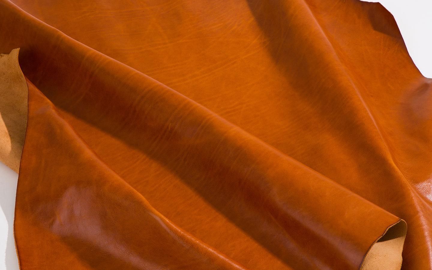 革の個性を、かたちに。Foglia工房の革紹介。Vol.2