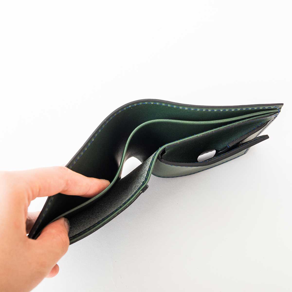 Foglia(フォーリア)二つ折り財布ボックスコインタイプ