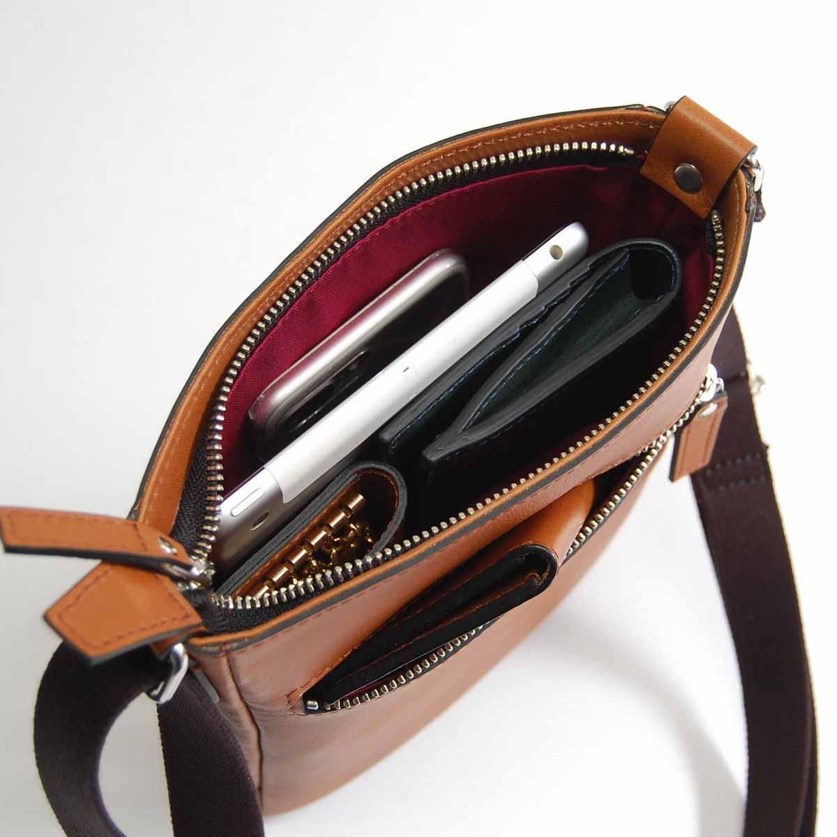 スリムな牛革ショルダーバッグ LF-717 - Leaves革鞄店 オンラインストア