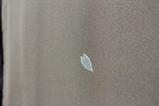 本日最終価格！！！ジュサブロー着物　花びらちらし　モスグリーン 楽天市場】ジュ サブロー 着物の通販