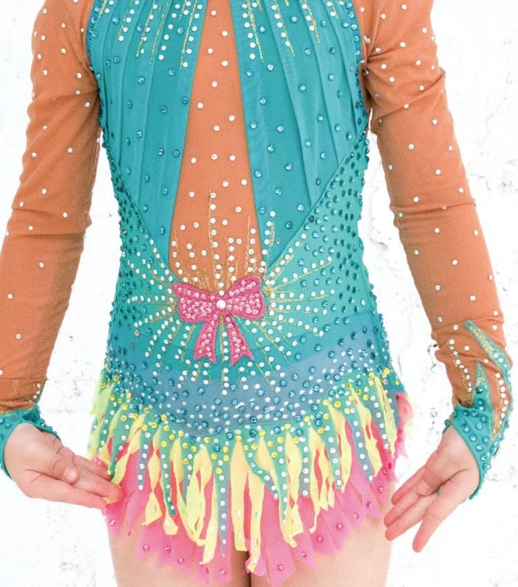 新体操,輸入,手作りレオタード, ロシア, ジュニア選手権,スワロフスキー,芸術,世界選手権,キャッツ,劇団四季,ミュージカル
