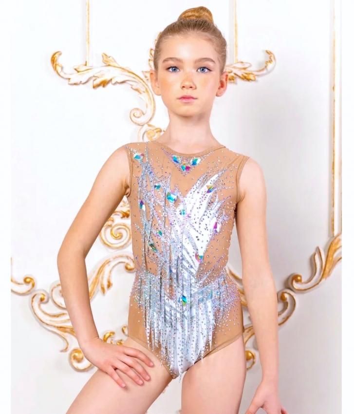 新体操 輸入 手作りレオタード ロシア ジュニア選手権 スワロフスキー 芸術 アヴェリナ リボン ボール 手具 ソルダコワ リスク