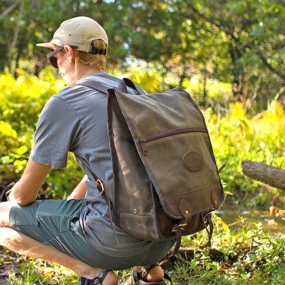 フロストリバー　プレミアムメサビレンジデイパック Amazon.com | Frost River Mesabi Range Daypack - Waxed Canvas