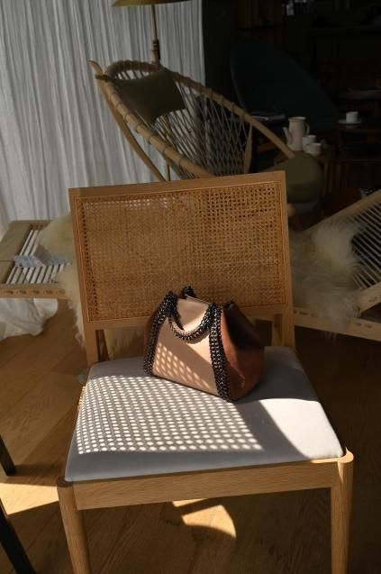 de Couture(デクチュール)2WAYチェーントートバッグSサイズ Beige/Brown(suede)