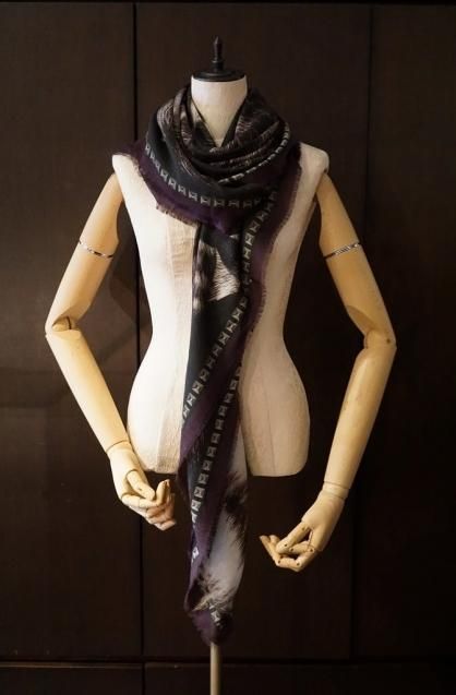 カシミア大判ストール 正方形 アニマル柄 Foxes DarkBrown/Purple 限定1点物