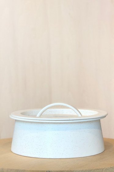2016/arita BG/015 Cooking Pot 240
White Sprinkle