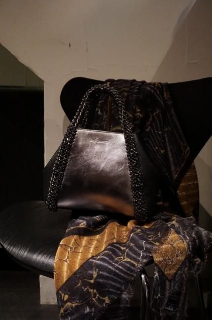 de Couture(デクチュール)2WAYチェーントートバッグSサイズ Metallic Silver/Black
