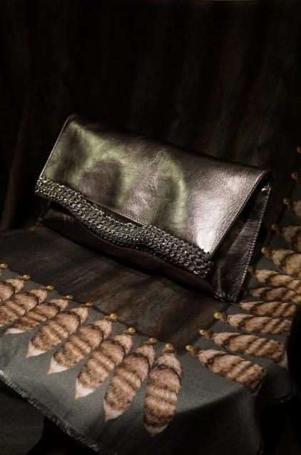 de Couture(デクチュール)レザークラッチバッグL 3WAY Metallic Silver