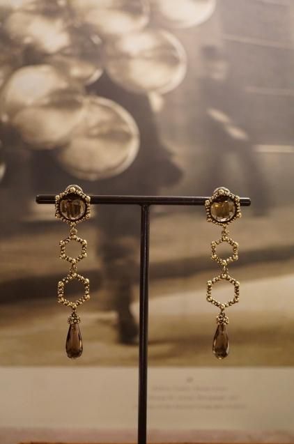 Honey Collection Long Pieces (ピアス) OR1340 OTBR Smoky.Q