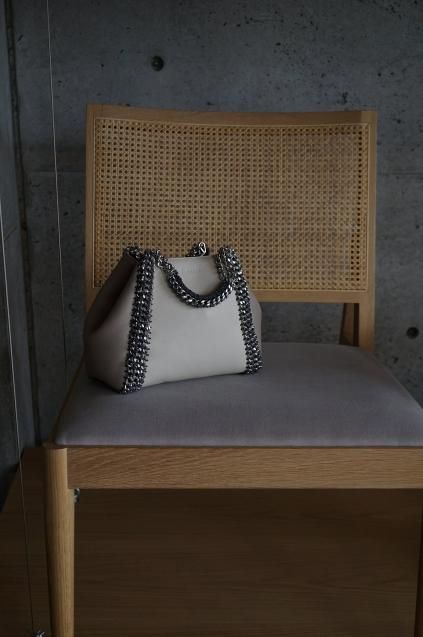 de Couture(デクチュール)2WAYチェーントートバッグSサイズ Ivory/Alabaster(Lightgreige)