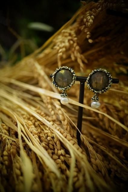 Daniela de Marchiダニエラデマルキ Small Crown Earrings (イヤリング)【OR1087 OMI Labradrite/Pearl】 廃番商品