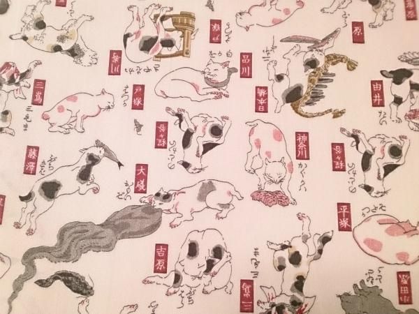 美品 猫 着物 正絹“自由気ままにレトロな時を過ごすネコ”長襦袢 4990 正絹長襦袢地 歌川国芳「其のまま地口 猫飼好五十三疋・上巻