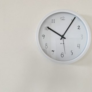 松尾ミユキ wall clock M 