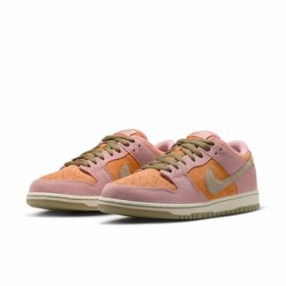 NIKESB DUNK LOW PRO "RED STARDUST" (HJ4135-600)<img class='new_mark_img2' src='https://img.shop-pro.jp/img/new/icons20.gif' style='border:none;display:inline;margin:0px;padding:0px;width:auto;' />