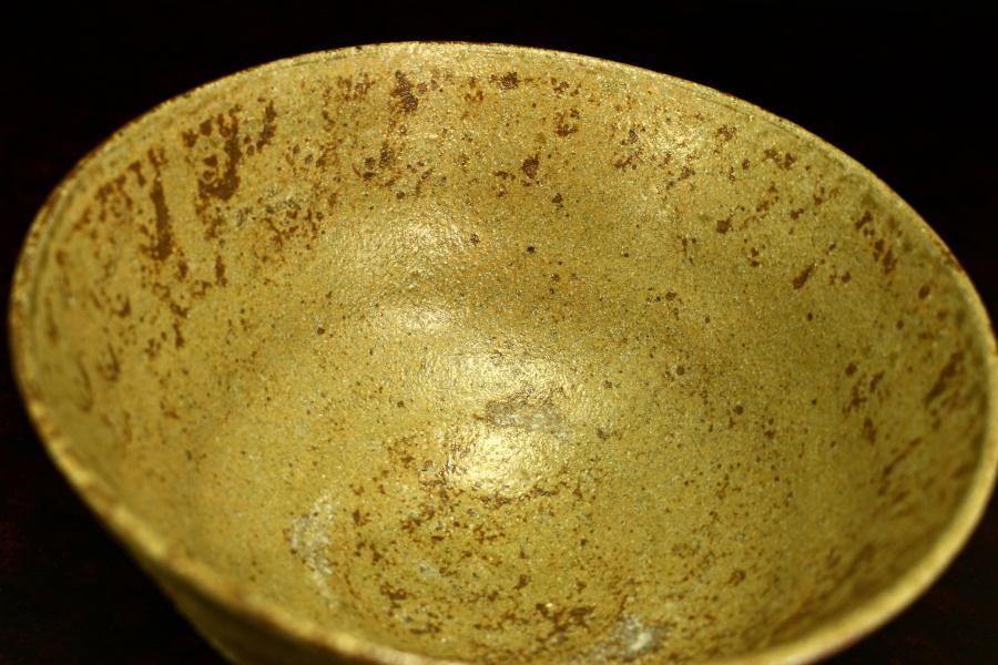 杉本玄覚貞光 伊羅保茶碗 干支(巳) [ Irabo Chawan Eto Mi by Sugimoto