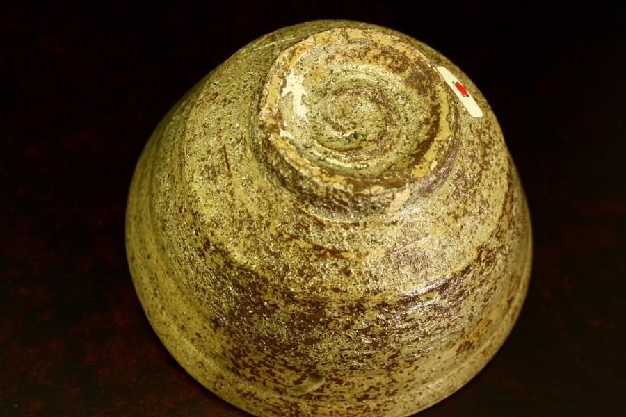 杉本玄覚貞光 伊羅保茶碗 干支(巳) [ Irabo Chawan Eto Mi by Sugimoto