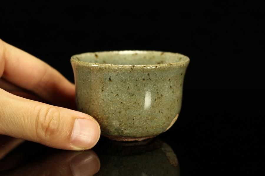 杉本玄覚貞光 粉青ぐい呑 [ Funsei Guinomi by Sugimoto Genkaku