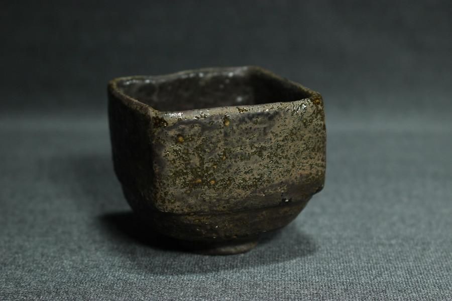 柳下季器 カセ黒ぐい呑 [ Kaseguro Guinomi by Hideki Yanashita