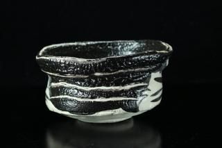 ͪ 盌 [ Kuro Oribe Chawan by Yu Nishioka ]