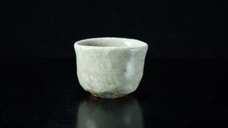 հ ڤ [ Karatsu Tsuchi Guinomi by Aiko Watanabe ]