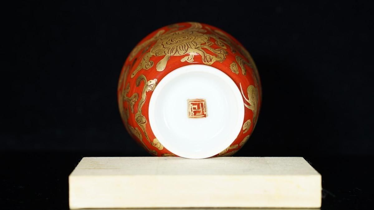 橋本明治「梅の花」額装 ● 三越シール 落款 押印 梅の花の七宝焼きです！！● 橋本明治「梅の花」額装 ○ 三越シール 落款 押印 梅の花の七宝