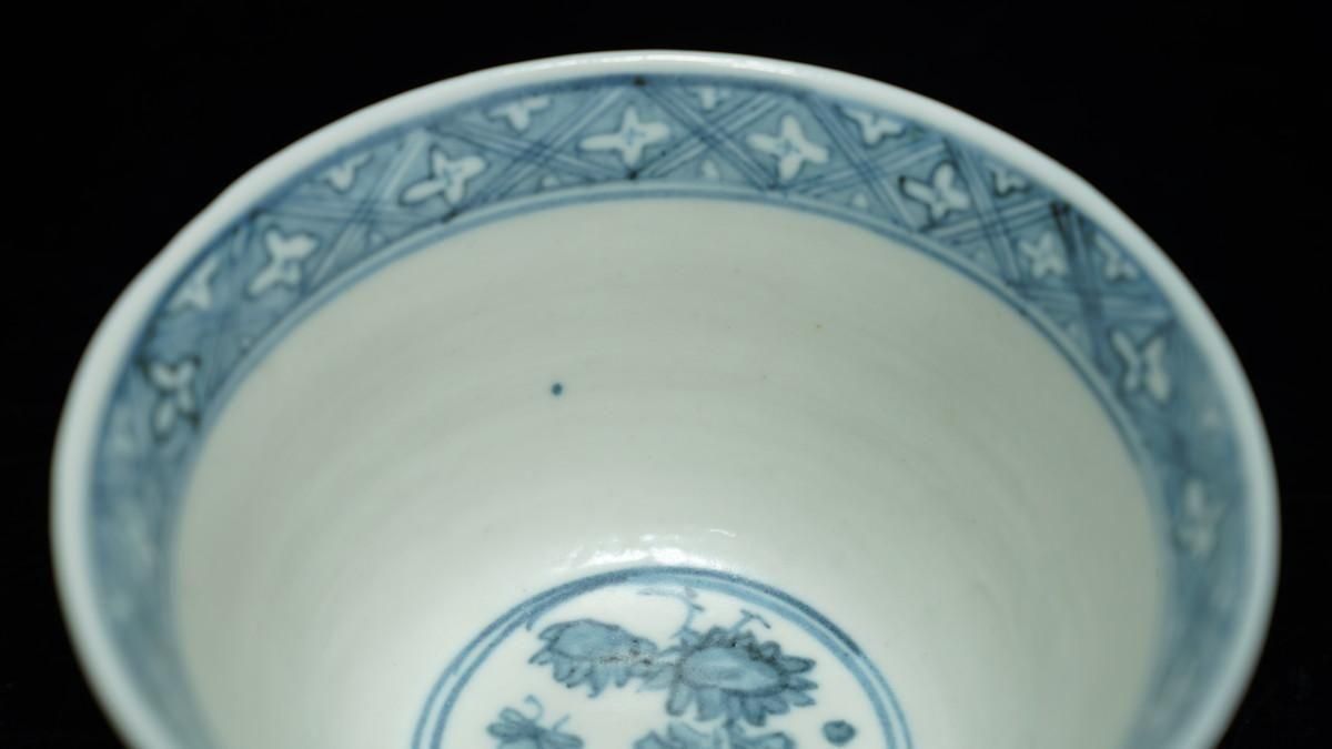 橋本明治「梅の花」額装 ● 三越シール 落款 押印 梅の花の七宝焼きです！！● 橋本明治「梅の花」額装 ○ 三越シール 落款 押印 梅の花の七宝