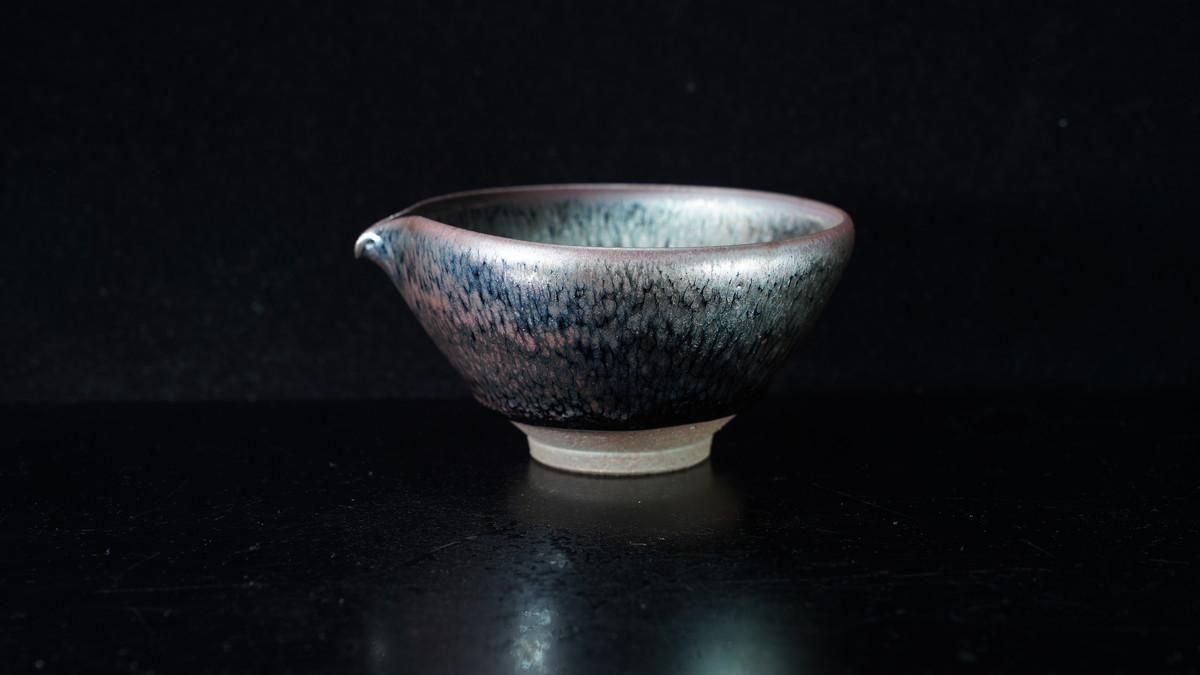 古九谷」金銀彩窓絵二重塔文向付 古九谷」金銀彩窓絵二重塔文向付