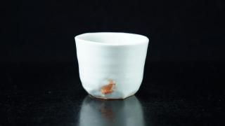 <img class='new_mark_img1' src='https://img.shop-pro.jp/img/new/icons8.gif' style='border:none;display:inline;margin:0px;padding:0px;width:auto;' />û  [ White Porcelain Sake Cup by Ryoko Suzuki ]