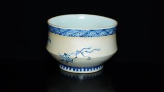 û ʸ [Sometsuke Takaradukushimon Chawan by Ryoko Suzuki ]