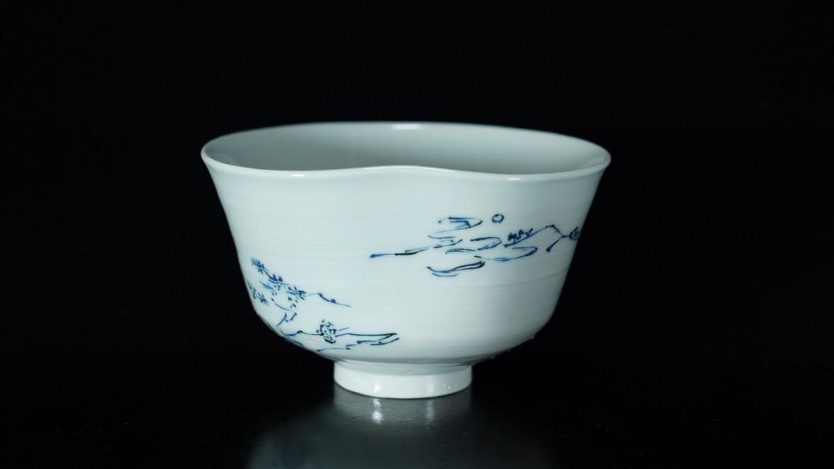 染付 花草山水人物文碗 茶碗 時代箱付 V 7193 染付 花草山水人物文碗