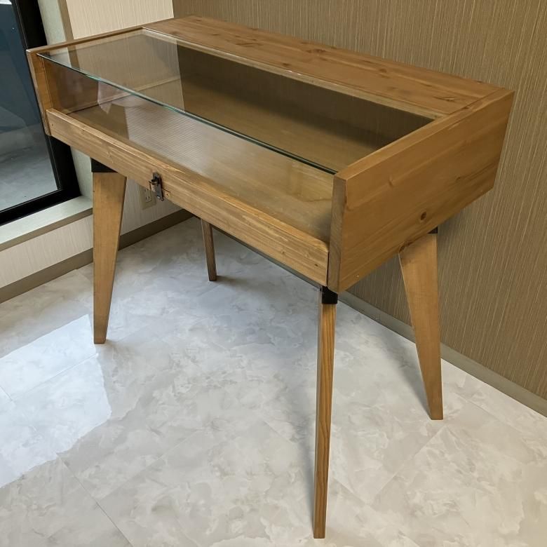 脚付き木製ショーケース・引出し式・幅95×奥行50cm×高さ90cm 脚付き木製ショーケース・引出し式・幅95×奥行50cm×高さ90cm