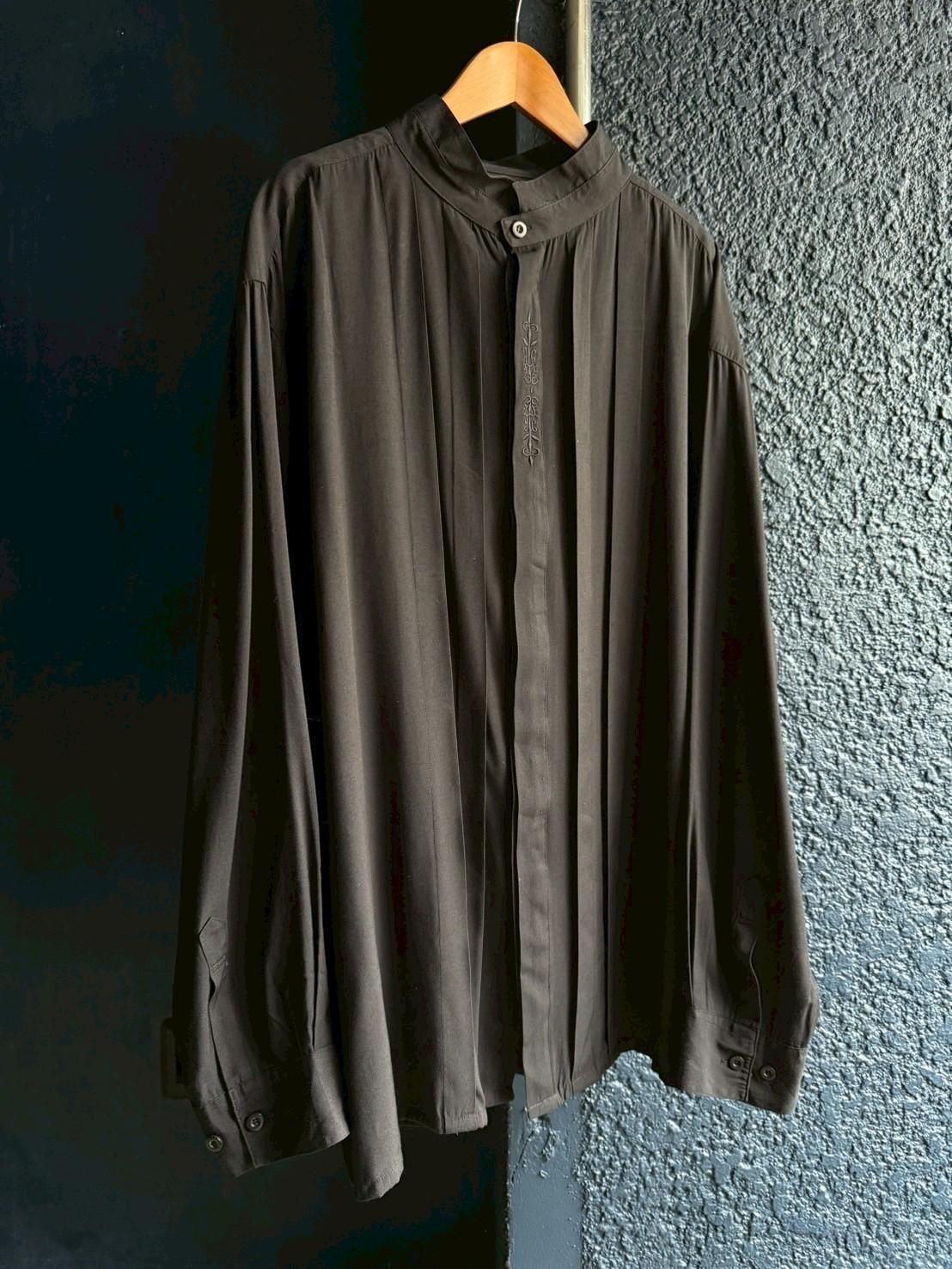 band collar embroidery shirt