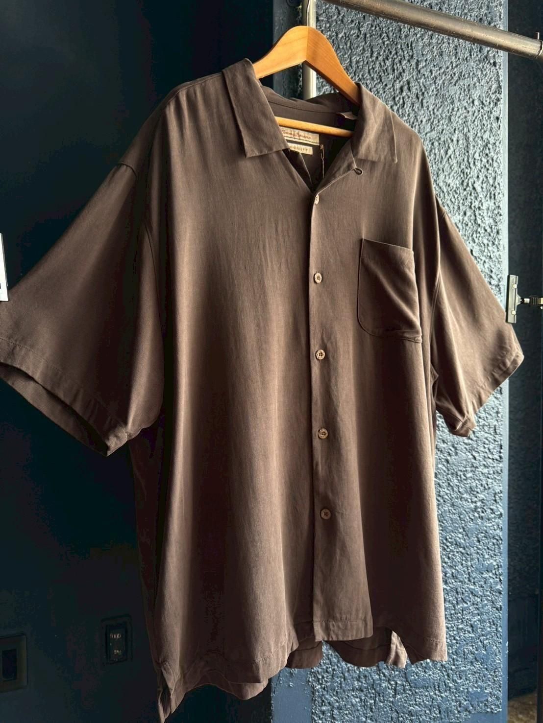 <img class='new_mark_img1' src='https://img.shop-pro.jp/img/new/icons14.gif' style='border:none;display:inline;margin:0px;padding:0px;width:auto;' />Tommy Bahama brown