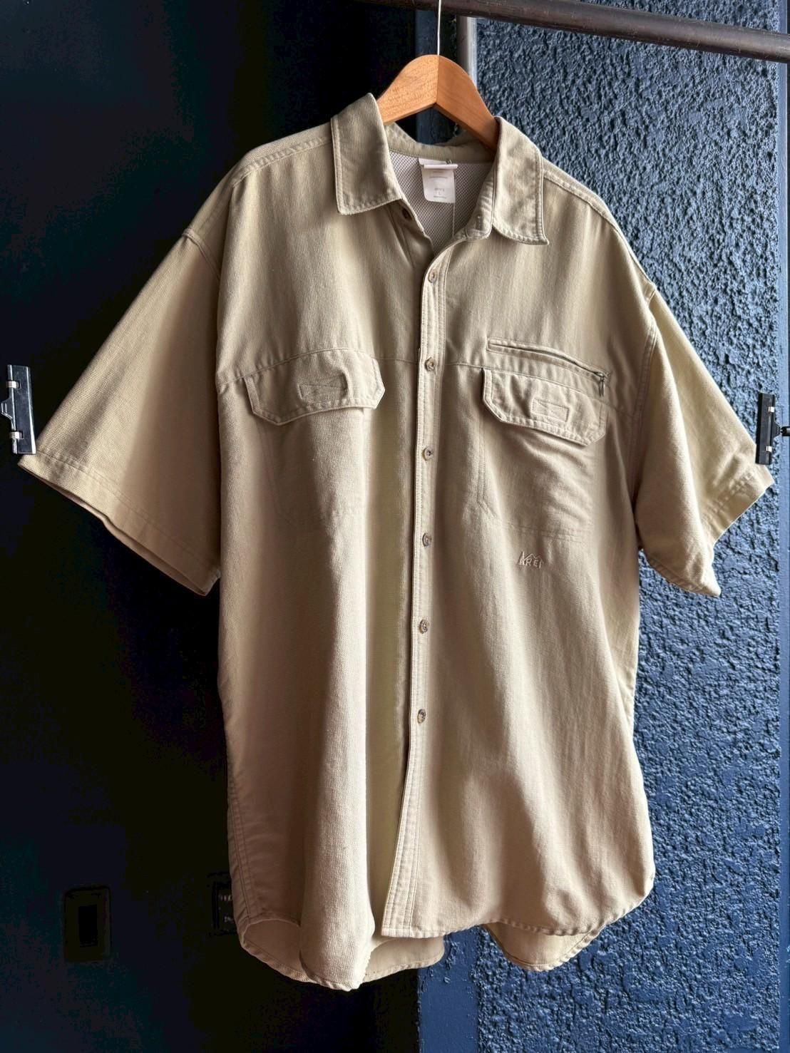 <img class='new_mark_img1' src='https://img.shop-pro.jp/img/new/icons14.gif' style='border:none;display:inline;margin:0px;padding:0px;width:auto;' />REI outdoor shirt
