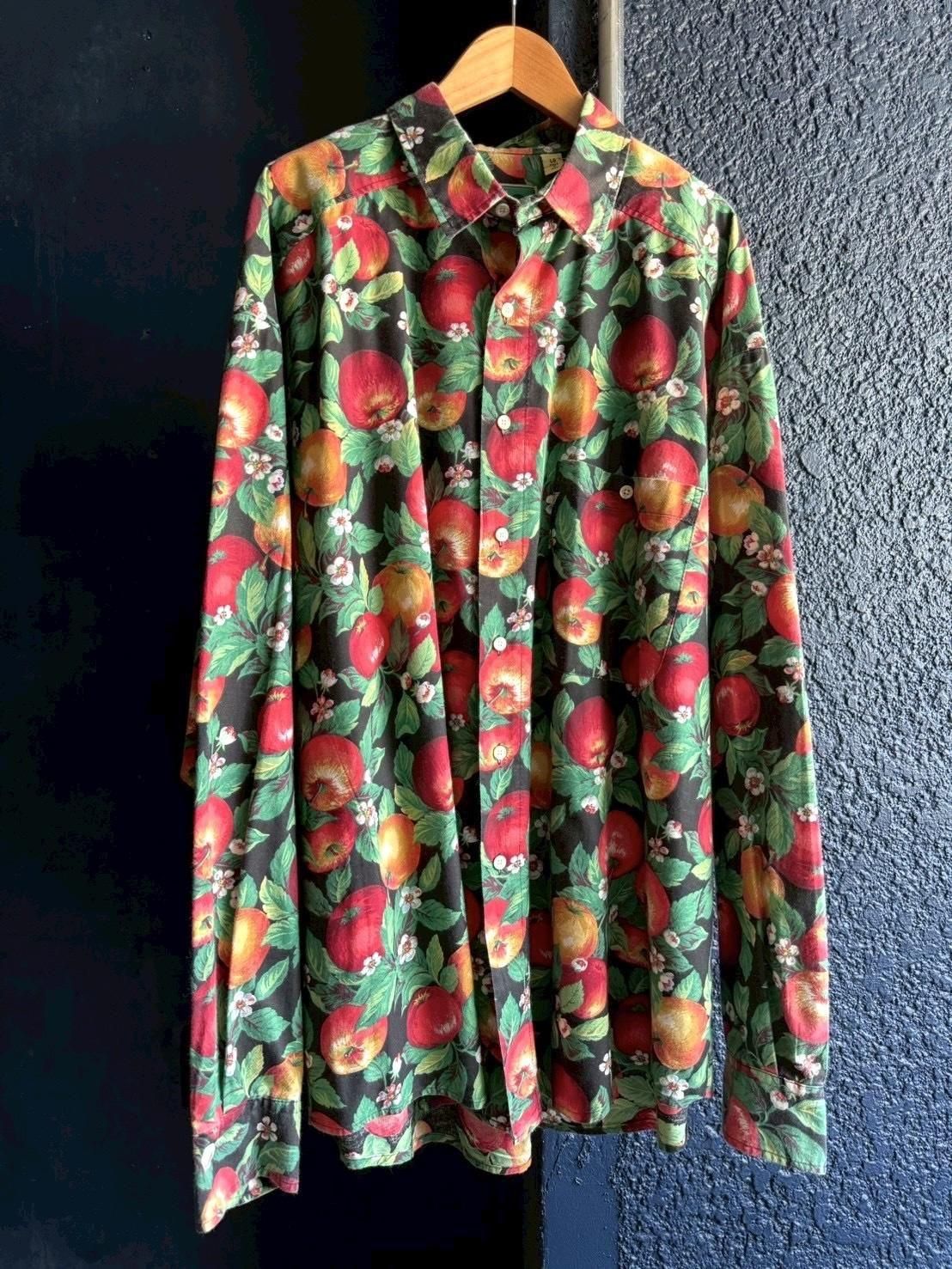 apple shirt