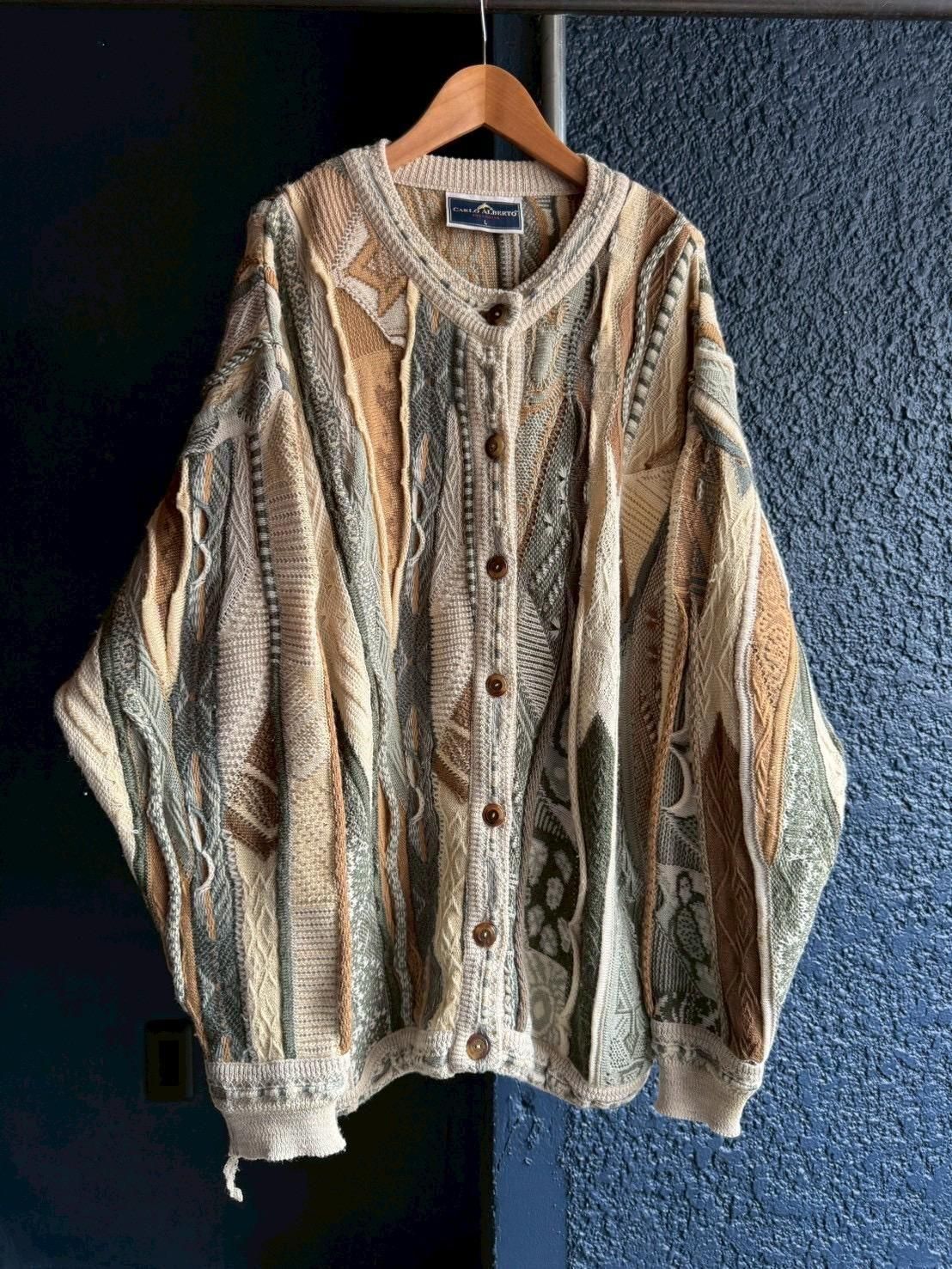 <img class='new_mark_img1' src='https://img.shop-pro.jp/img/new/icons14.gif' style='border:none;display:inline;margin:0px;padding:0px;width:auto;' />3D knit cardigan