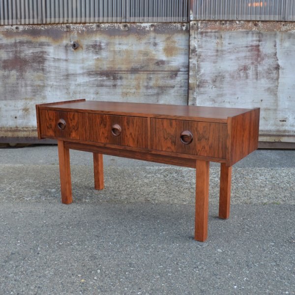 Size:W880 D305 H448mm<br>ݤüˣդΰФåɤ夤ʷϵˡ <br>Rosewood Small Chest