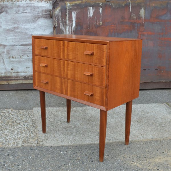 SOLD OUTHigh Quality, Well Designed! Teak Small Chest