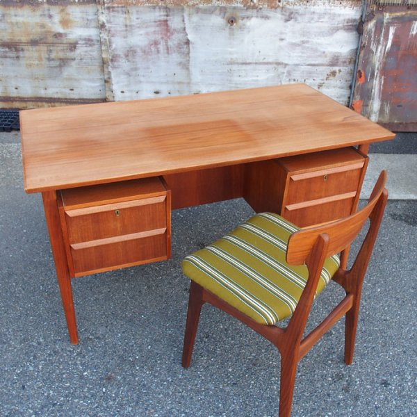 SOLD OUTTeak Desk