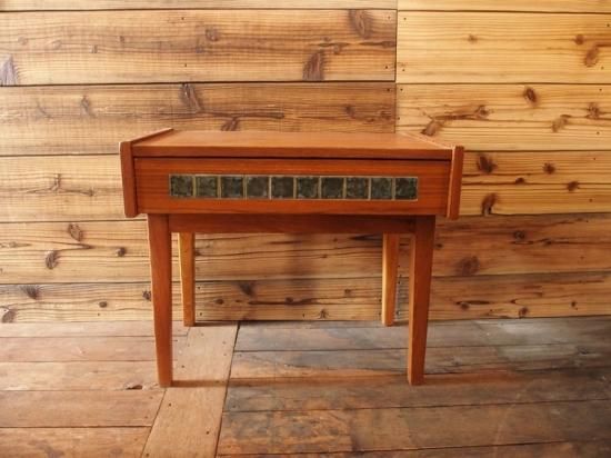 ヴィンテージタイルが素敵なドレッサー。Teak Dresser - 北の ヴィンテージタイルが素敵なドレッサー。Teak Dresser - 北の